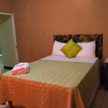 Unity Villa One Bedroom Apartment With, Cable, Park Wifi,Near Beach Montego Bay Esterno foto