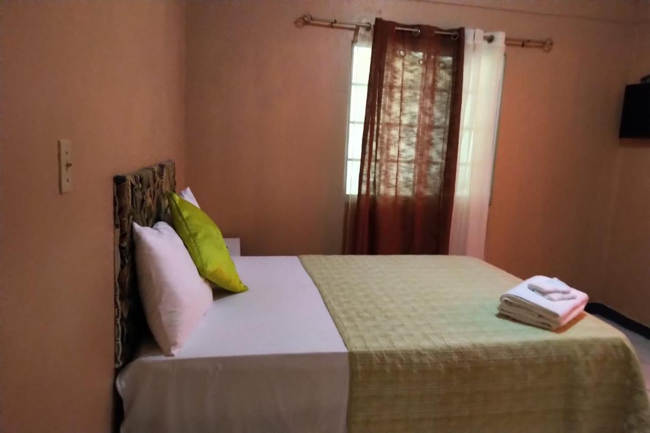 Unity Villa One Bedroom Apartment With, Cable, Park Wifi,Near Beach Montego Bay Esterno foto