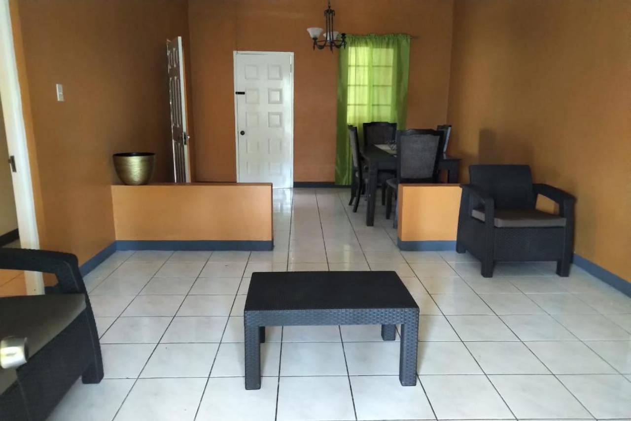 Unity Villa One Bedroom Apartment With, Cable, Park Wifi,Near Beach Montego Bay Esterno foto